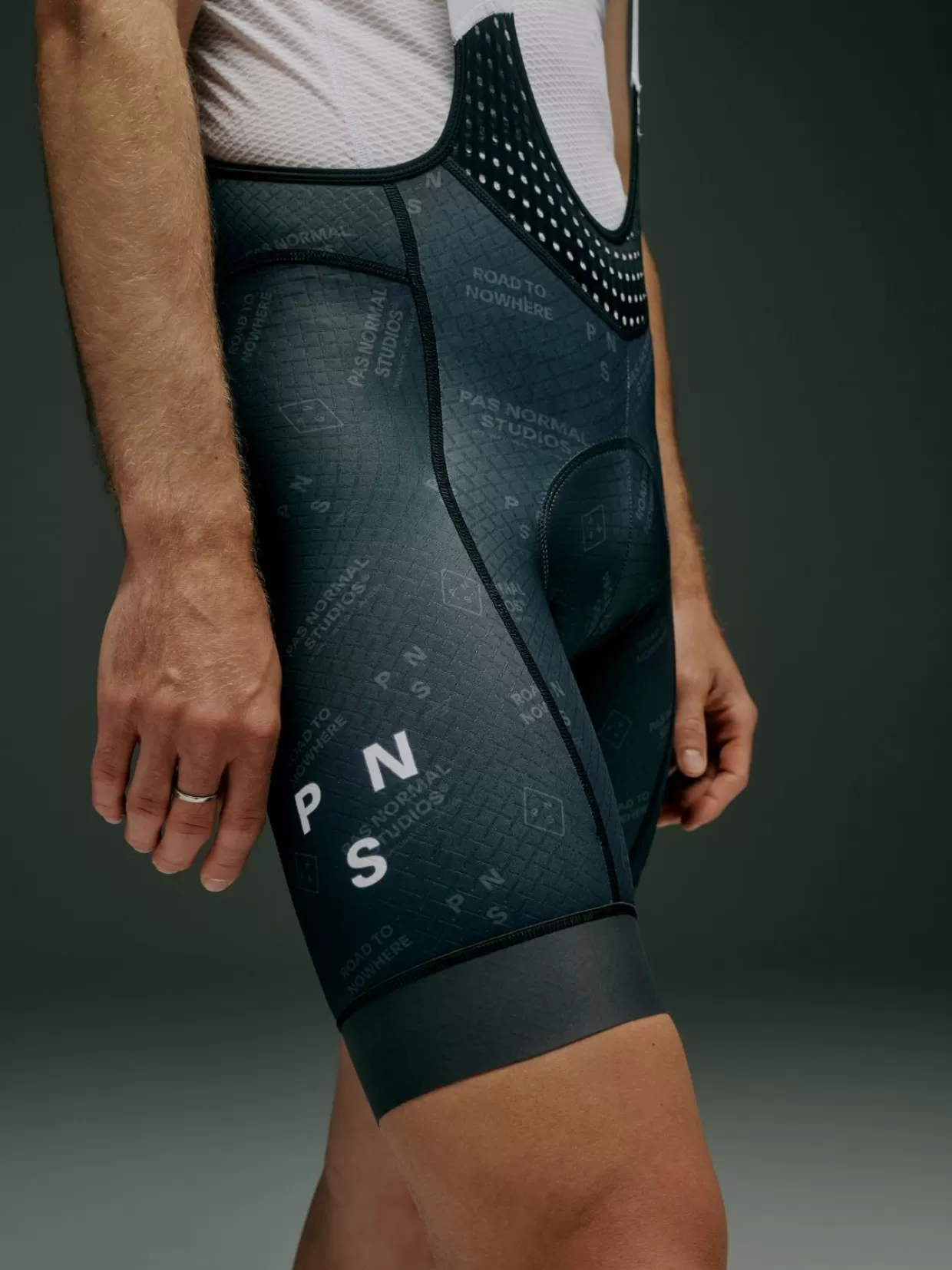 mens_mechanism_late_drop_bibs___black_contrast_3-1.webp Bibs^Pas Normal Studios Men's Mechanism Late Drop Bibs — Black Contrast